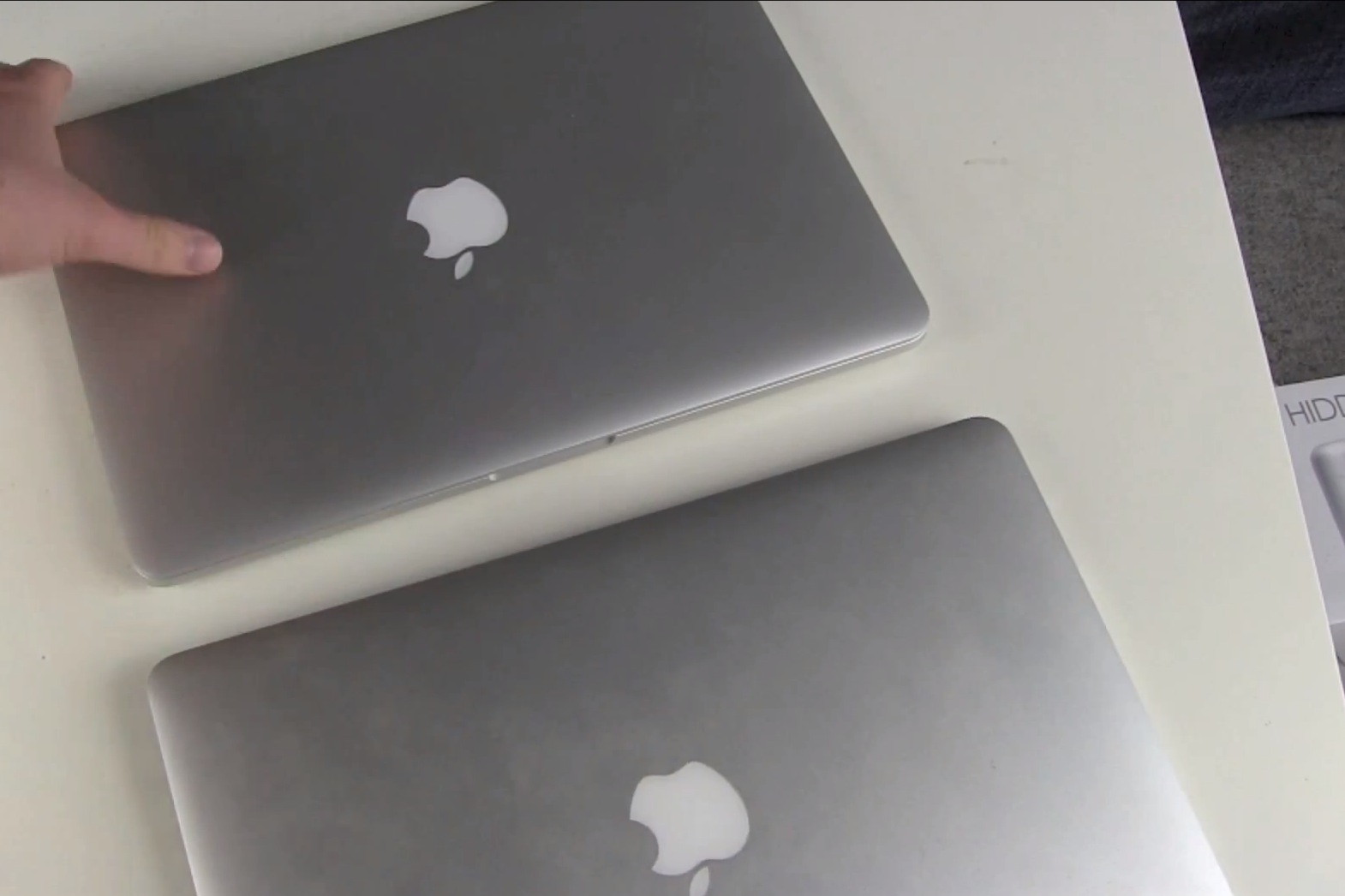 MacBook Pro Retina vs MacBook Air Vergleich von außen